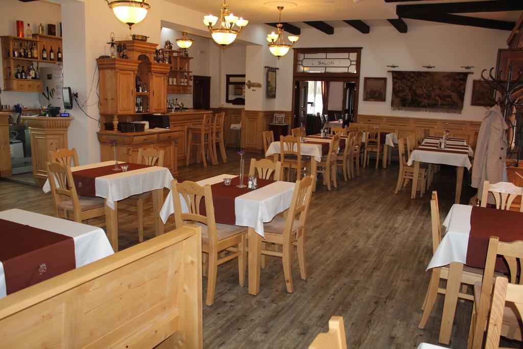 Hotel Encian Rajecke Teplice Bagian luar foto